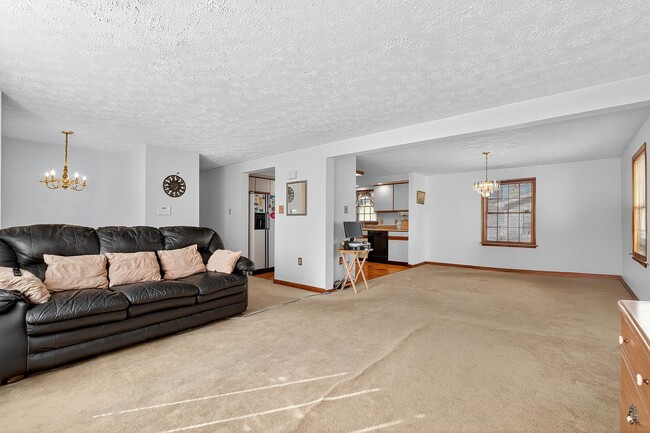 Building Photo - 87 Merseles St