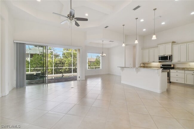 Building Photo - 27070 Flamingo Dr