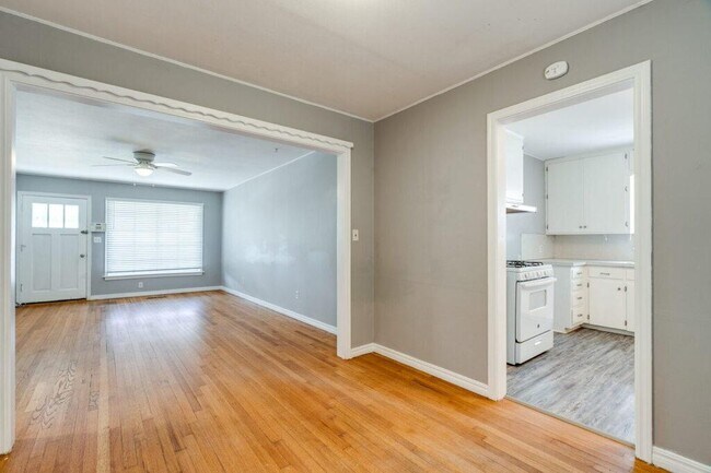 Foto del edificio - 5228 N Hudson Ave