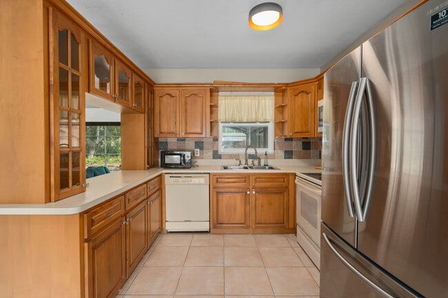 Building Photo - 3419 Seminole Dr
