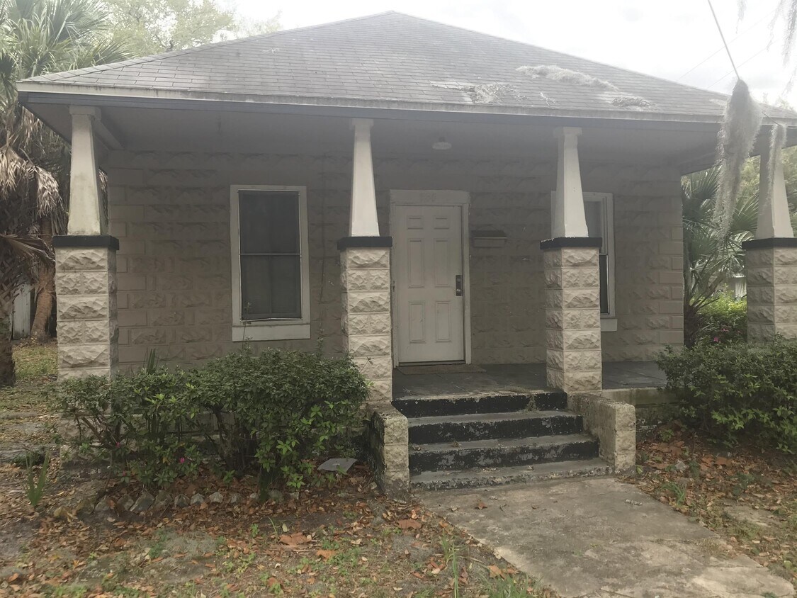 Primary Photo - 585 Lawton Ave
