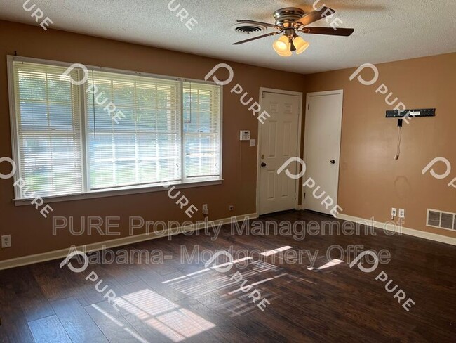 Building Photo - 4429 Wright St