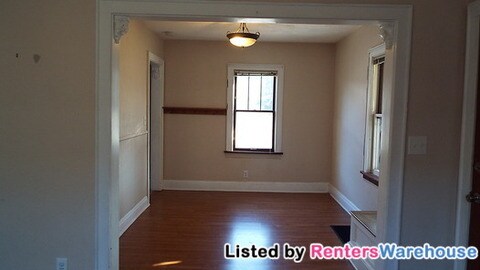 Building Photo - 138 13th Ave N