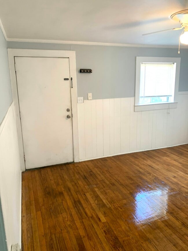 Building Photo - 117 Shadowmoor Dr