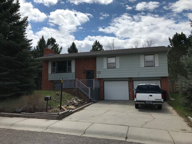 Building Photo - 131 Sherwood Cir