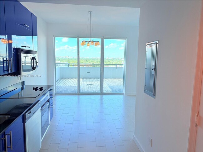 Foto del edificio - 60 SW 13th St