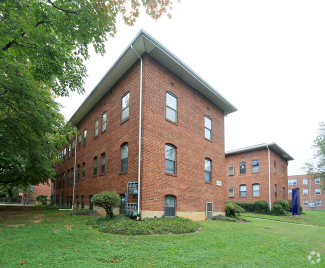 Building Photo - Banneker West