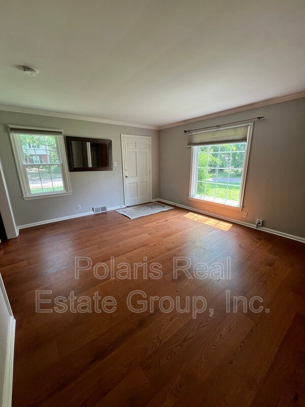 Foto del edificio - 4702 Rookwood Ave