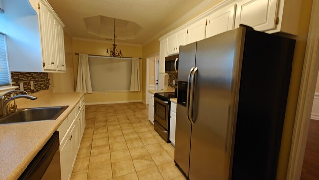 Building Photo - 5150 Saddle Cir