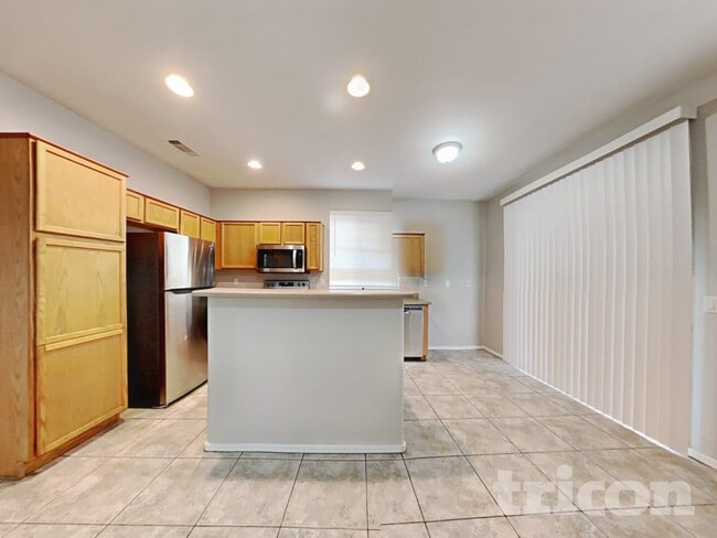 Foto del edificio - 6619 W Golden Ln