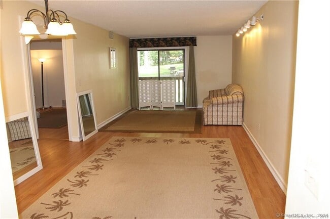 Building Photo - 20 Woodsedge Dr
