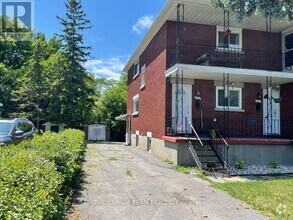 Building Photo - 482 Vernon Ave