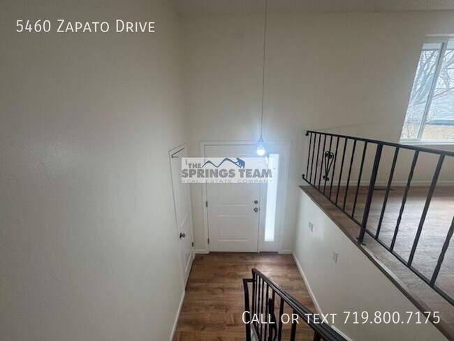 Foto del edificio - 5460 Zapato Dr