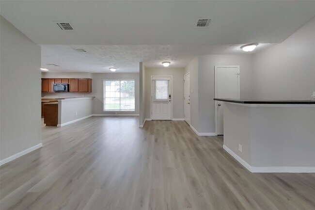 Foto del edificio - 14831 Waterside Dr