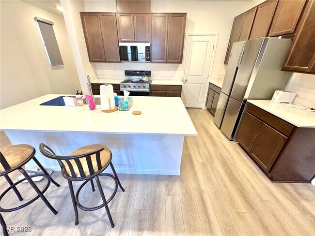 Foto del edificio - 9072 Vesey Ave