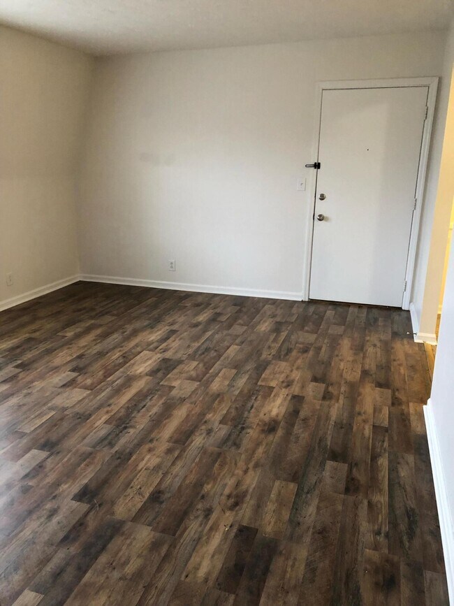 Foto del edificio - 904 Plaza Dr