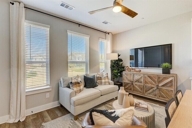 Foto del edificio - 3901 Constantine Dr