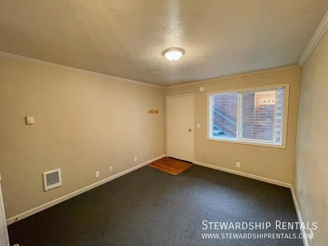 Building Photo - 1827 Harris St