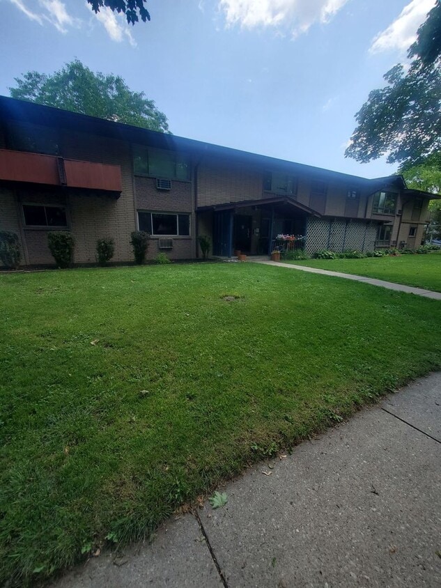 Primary Photo - 4454 S 14th St