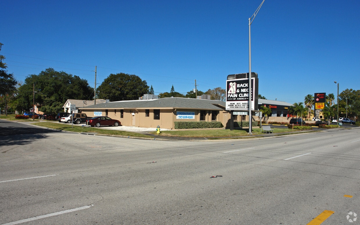 Primary Photo - 4800 1st St N