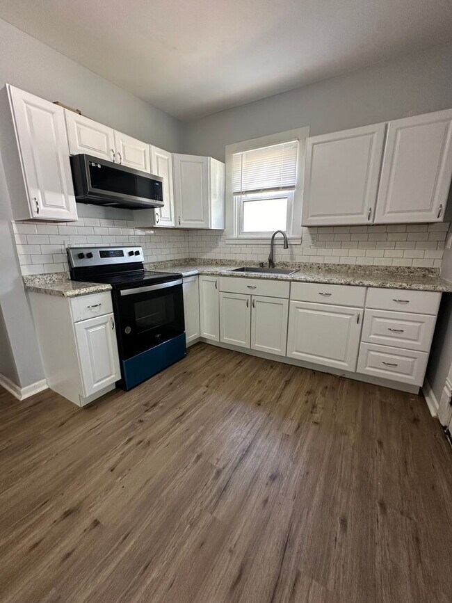 Building Photo - ?? Spacious 3BR/2BA Home in Lafayette – Pet Friendly + Shared Laundry! ??
