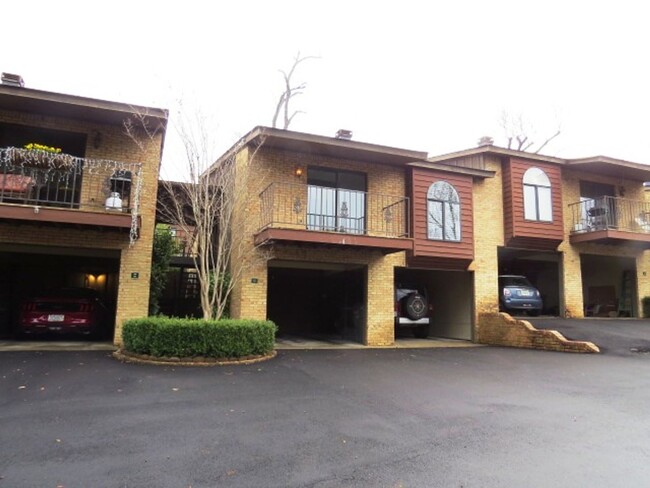 Foto del edificio - Must See Condo in the Heart of Vestavia Hi...