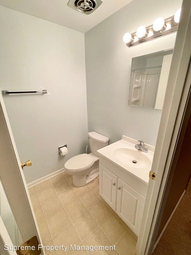 Building Photo - 3 br, 1.5 bath House - 1702 Beechwood Dr