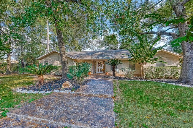 Building Photo - 938 Magdalene Dr