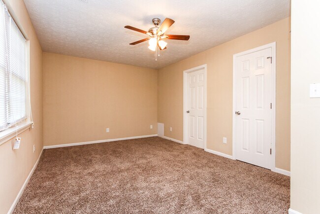 Foto del edificio - 3134 Shellbark Dr