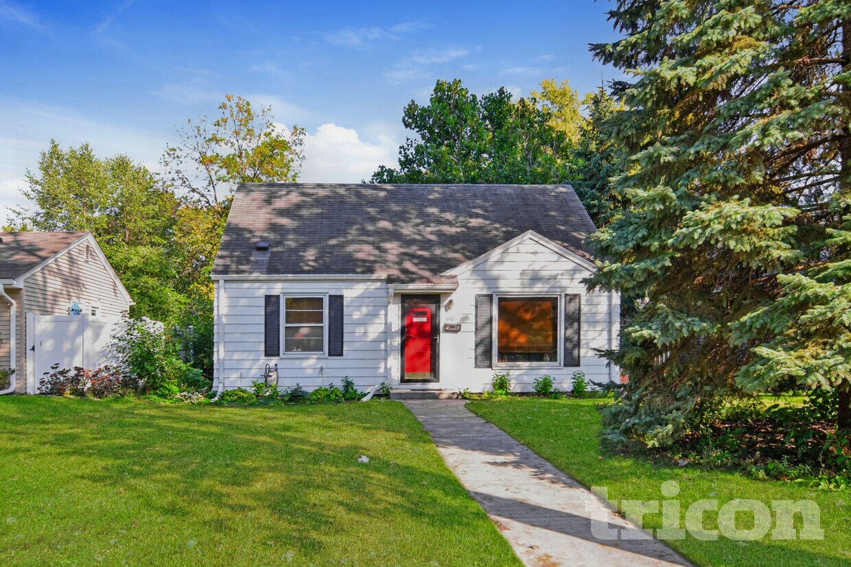 Foto principal - 6921 Russell Ave S