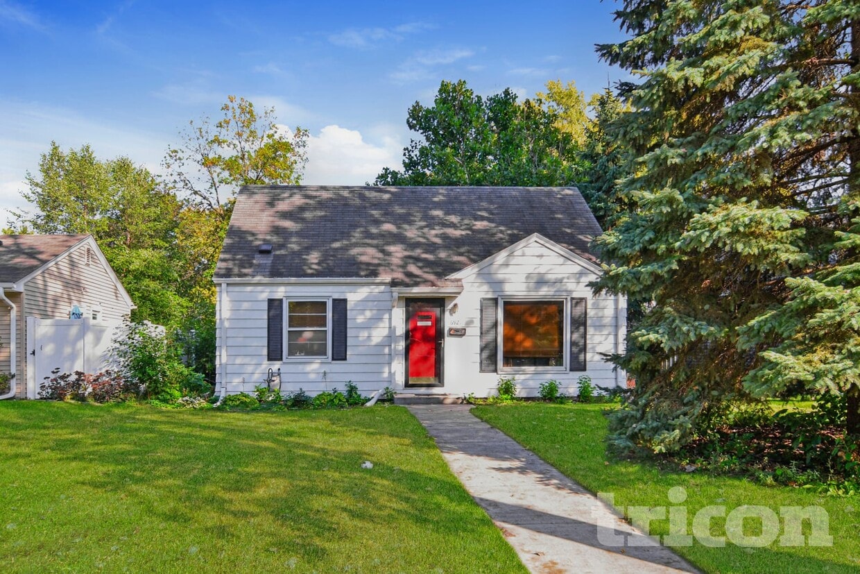 Primary Photo - 6921 Russell Ave S