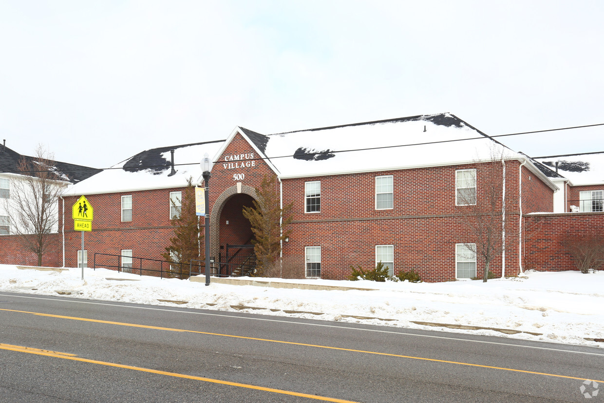 Primary Photo - Campus Village Flint