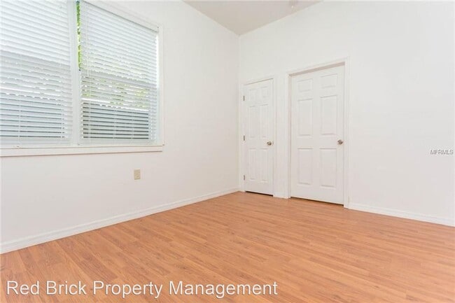 Building Photo - 3 br, 1 bath House - 1725 NE Lambright Street