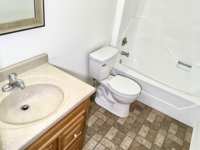 Building Photo - 3 br, 3.5 bath House - 7 Bonbon Ct