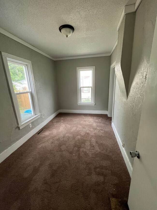 Foto del edificio - 2 br, 1 bath House - 1400 3rd Ave S