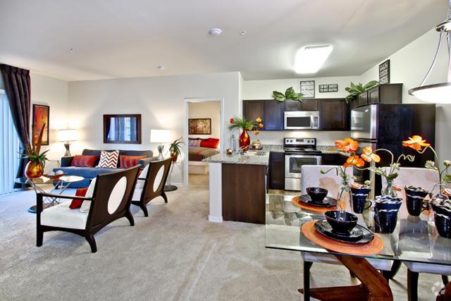 Dining Room - The Edge at Traverse Point