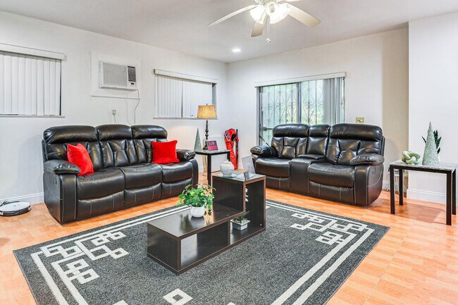 Foto del edificio - 3960 NW 189th Terrace