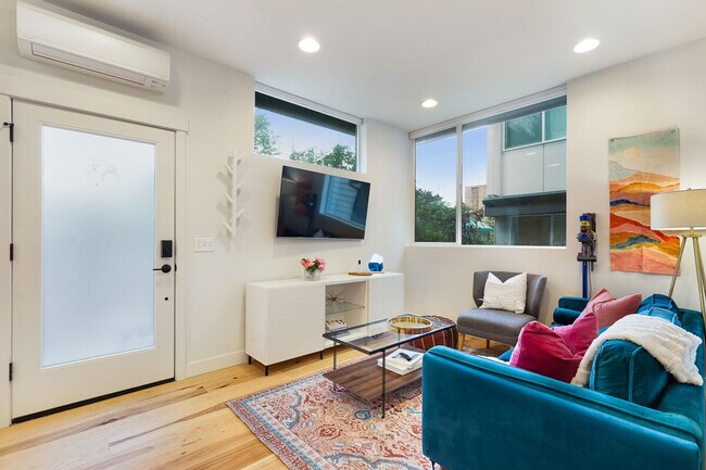 Foto del edificio - 65 W Dravus St