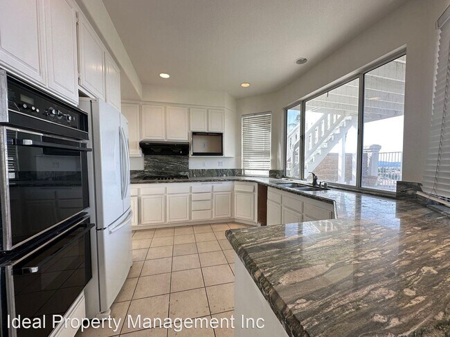 Foto del edificio - 5 br, 3 bath House - 5 Monserrat Pl