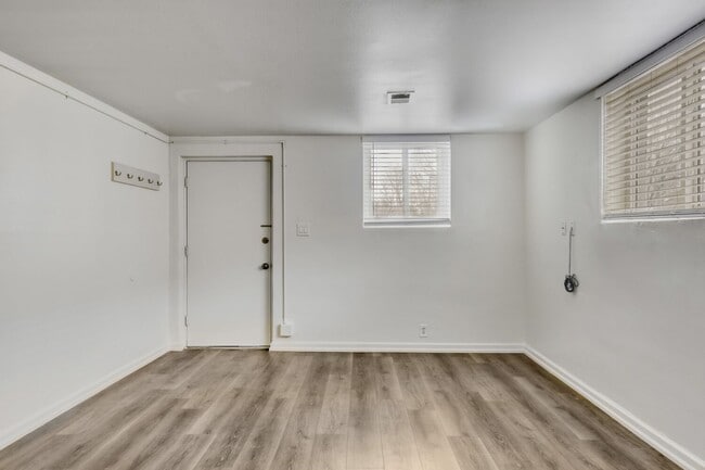 Building Photo - 1890 S Garfield St