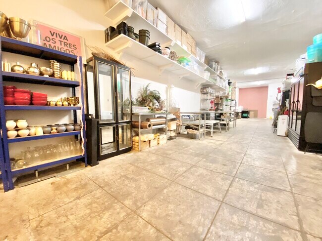 Building Photo - 2360 W. Washington Blvd Los Angeles, CA 90018