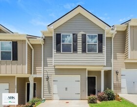 Building Photo - 207 Highwood Ln