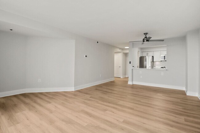 Foto del edificio - 1 Bed 1 Bath - Rockville Condo - Completel...