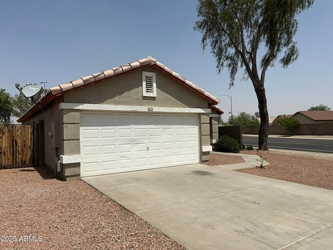 Building Photo - 15070 N 150th Ln