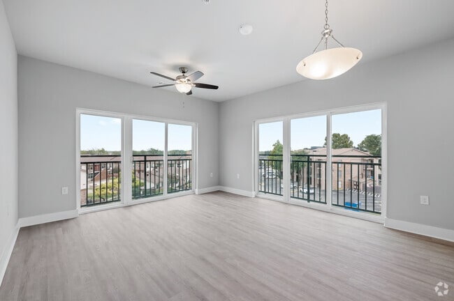 1BR, 1BA - 663SF E1.2 - Phase 2 - Solarium Apartments