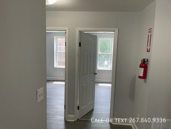 Photo - 1004 S 52nd St Apartment