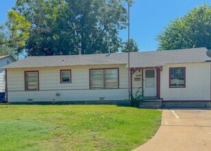 Building Photo - 1034 S Holly Ln