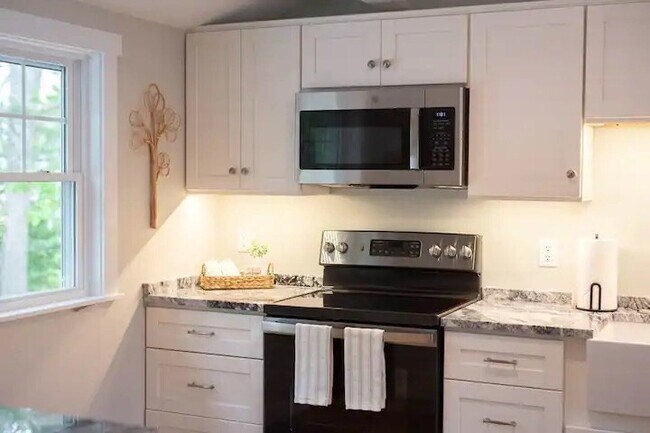 Foto del edificio - 110 Elgin Rd