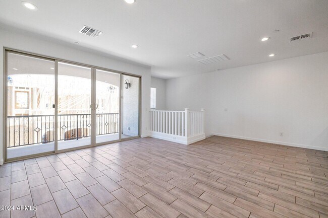 Building Photo - 4075 E Pinto Dr