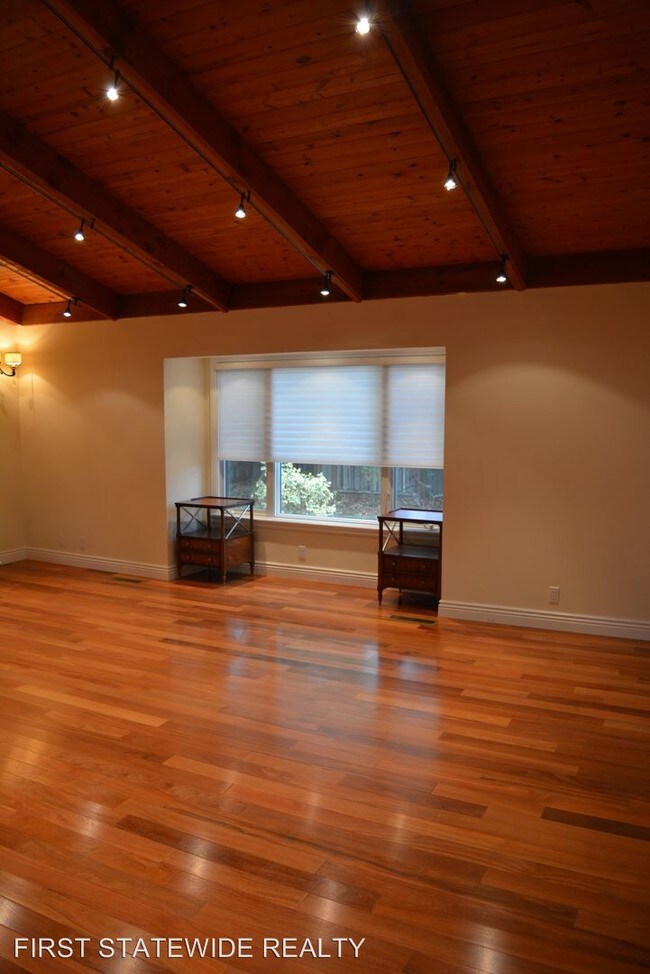 Building Photo - 2371 Friars Ct
